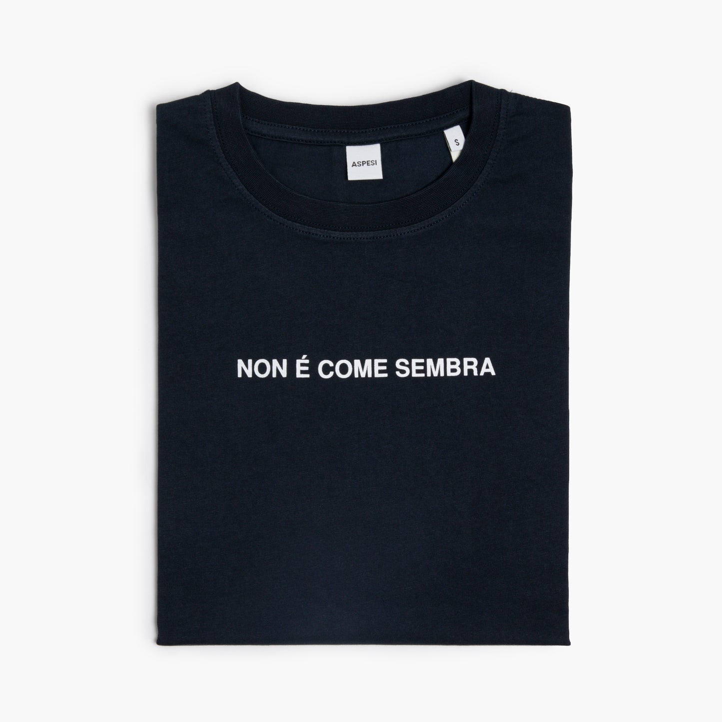 T-Shirt Uomo ASPESI con Stampa "Non è Come Sembra" Mod. AYLO A335 in Jersey di Cotone Blu Navy